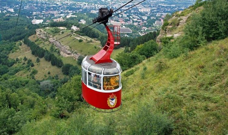 В КИСЛОВОДСКОМ ПАРКЕ ЗАРАБОТАЛА КАНАТНАЯ ДОРОГА