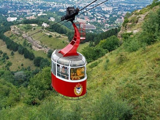 В КИСЛОВОДСКОМ ПАРКЕ ЗАРАБОТАЛА КАНАТНАЯ ДОРОГА